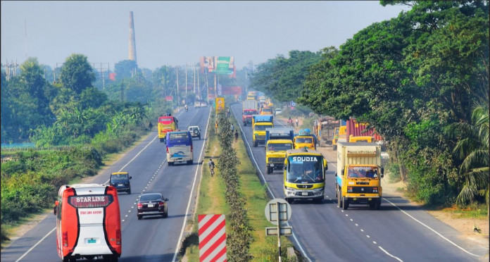 ঈদযাত্রা: ঢাকা-চট্টগ্রাম মহাসড়কে যানজট কম